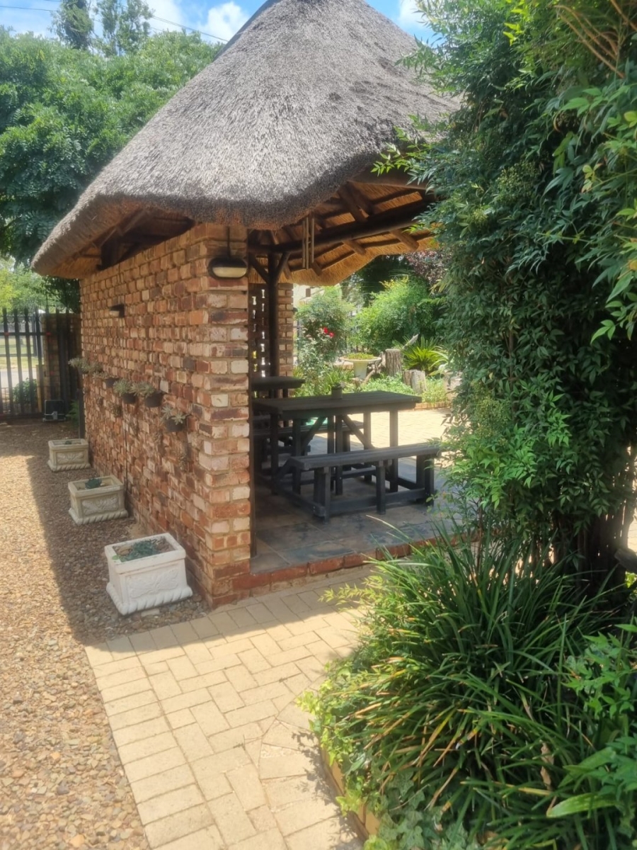 4 Bedroom Property for Sale in Wolmaransstad North West